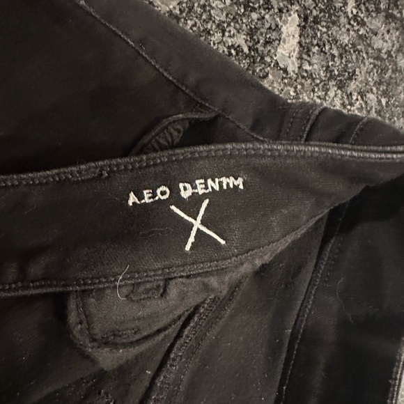 American Eagle Jegging Crop Distressed Black Jeans Size 6 - Picture 5 of 10